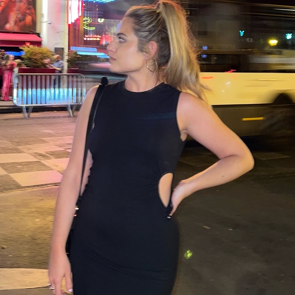 - Midi Body Con Dress with side Cut out - Picture 5 of 5